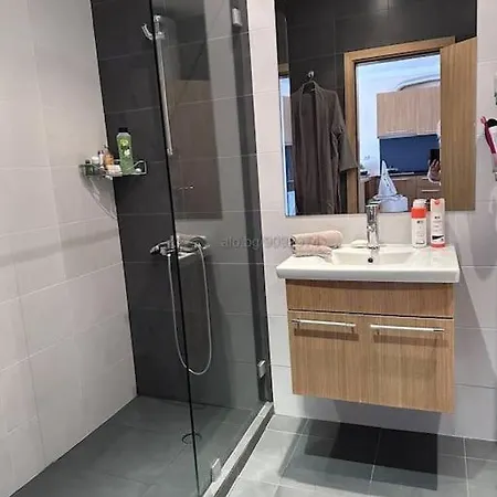 Vip двустаен апартамент,1а линия Созопол